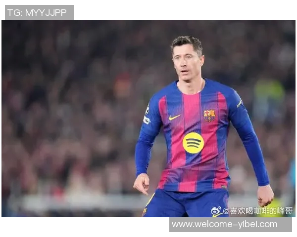 马卡电台报道莱万将在37岁时与巴萨不续约离队已成定局